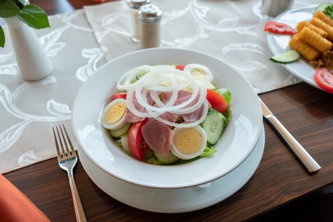 Schnitzelhaus Und Pension Stadt Rosbach ロースバッハ・フォア・デア・ヘーエ エクステリア 写真
