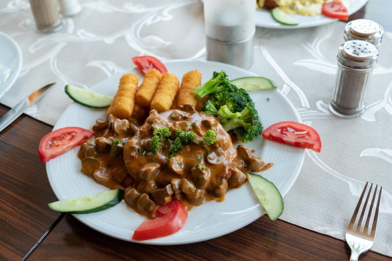 Schnitzelhaus Und Pension Stadt Rosbach ロースバッハ・フォア・デア・ヘーエ エクステリア 写真