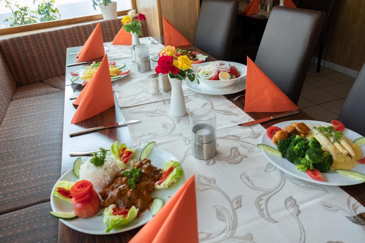 Schnitzelhaus Und Pension Stadt Rosbach ロースバッハ・フォア・デア・ヘーエ エクステリア 写真