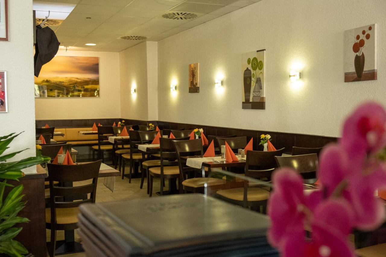 Schnitzelhaus Und Pension Stadt Rosbach ロースバッハ・フォア・デア・ヘーエ エクステリア 写真